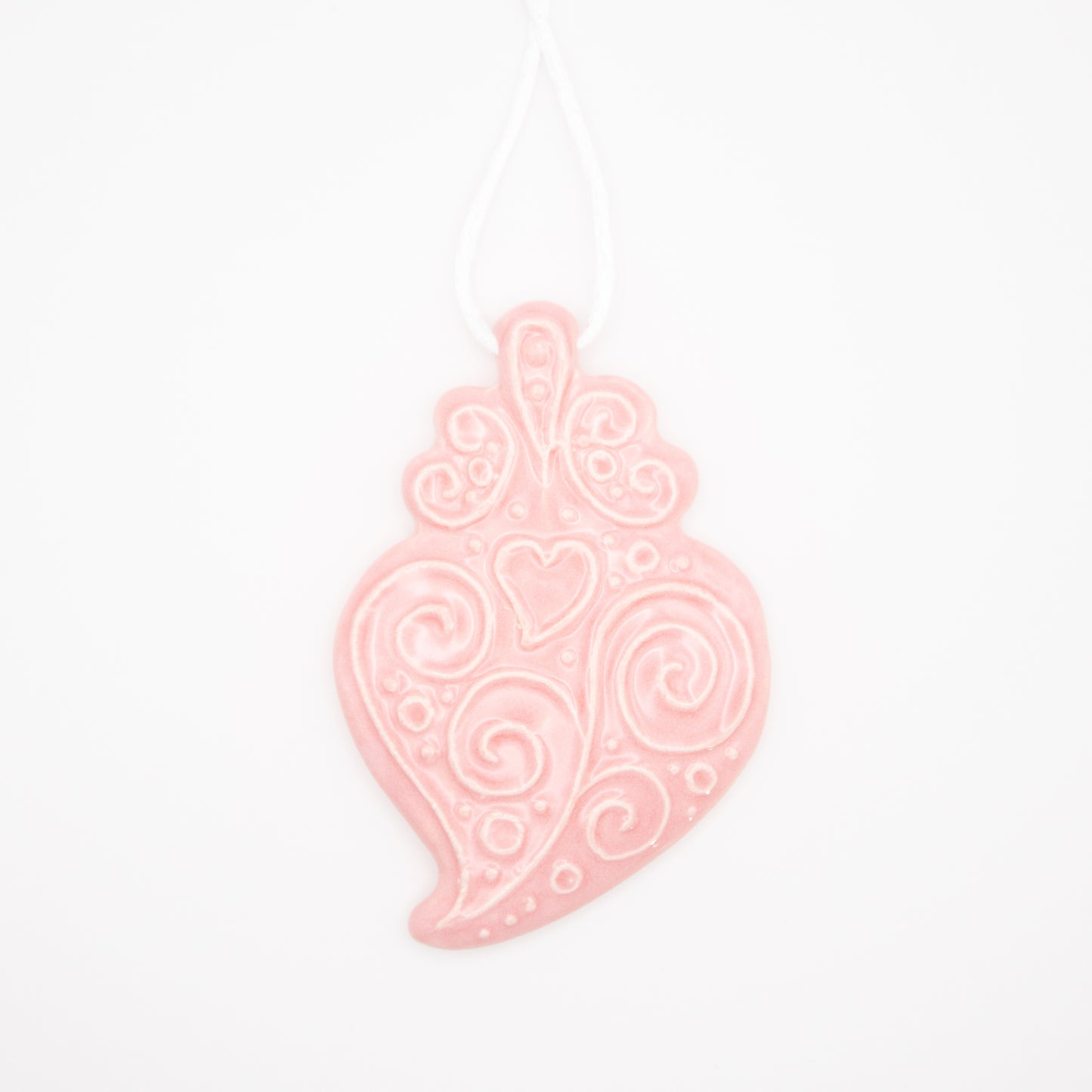 Coeur de Viana à suspendre en céramique rose