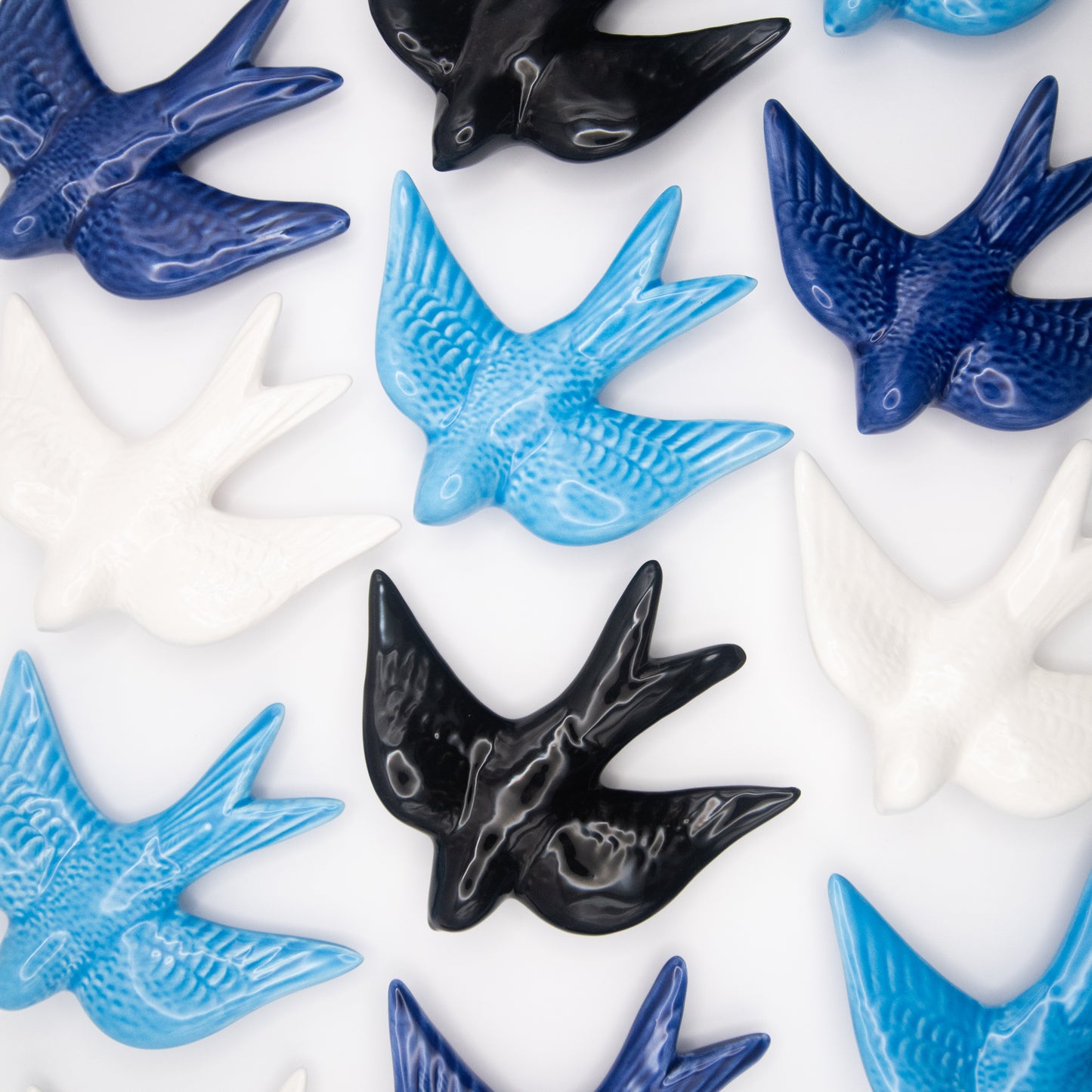 Hirondelle en céramique bleue cobalt