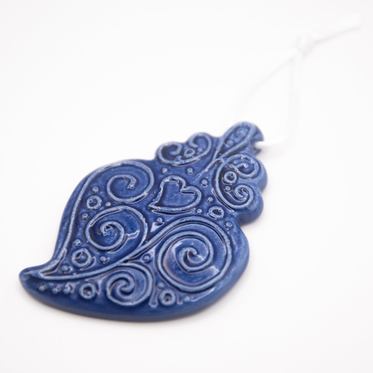 Coeur de Viana à suspendre en céramique bleu cobalt