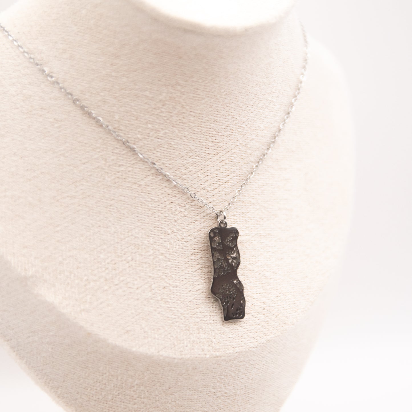 Collier "Carte du Portugal" en acier inoxydable