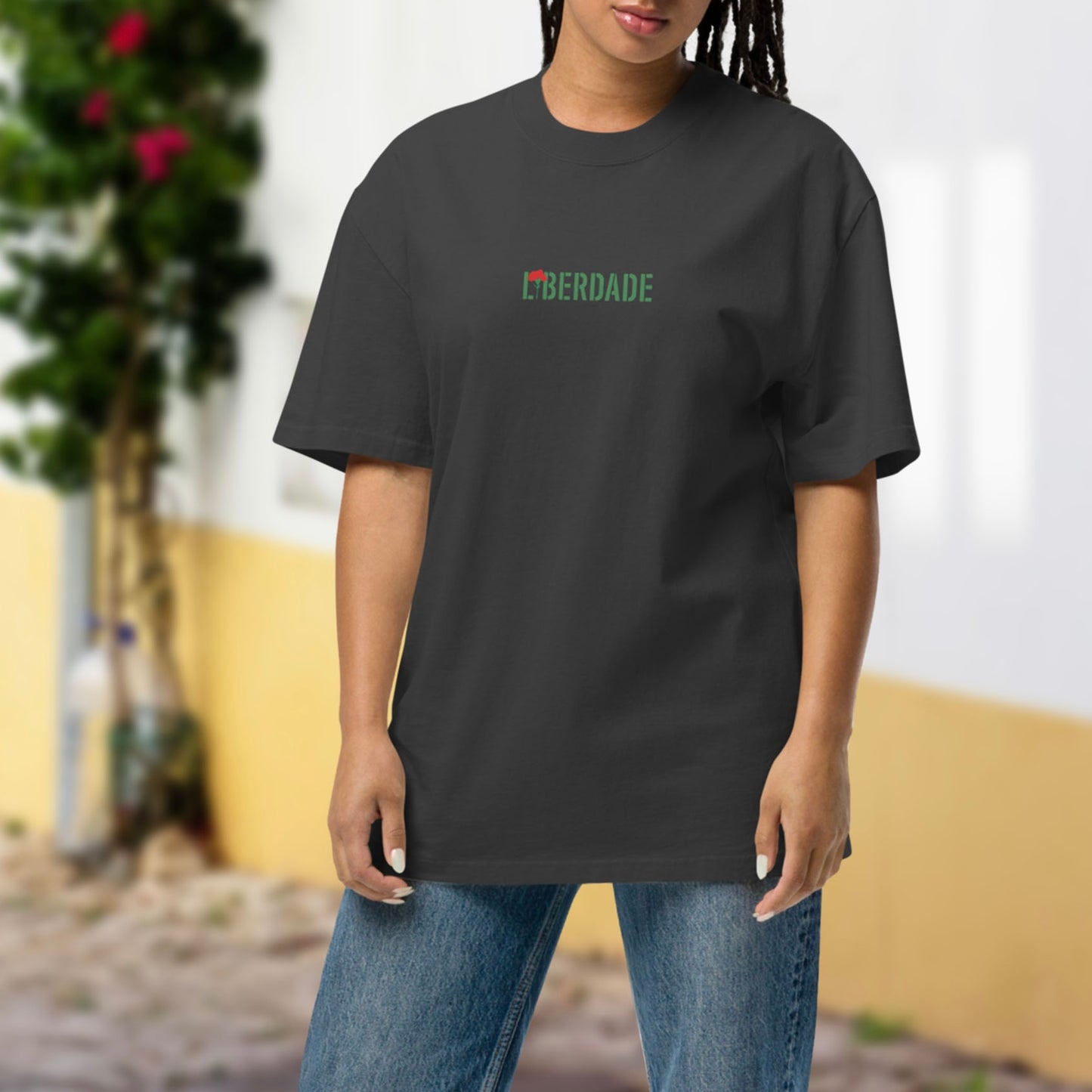 T-shirt oversize « Liberdade »