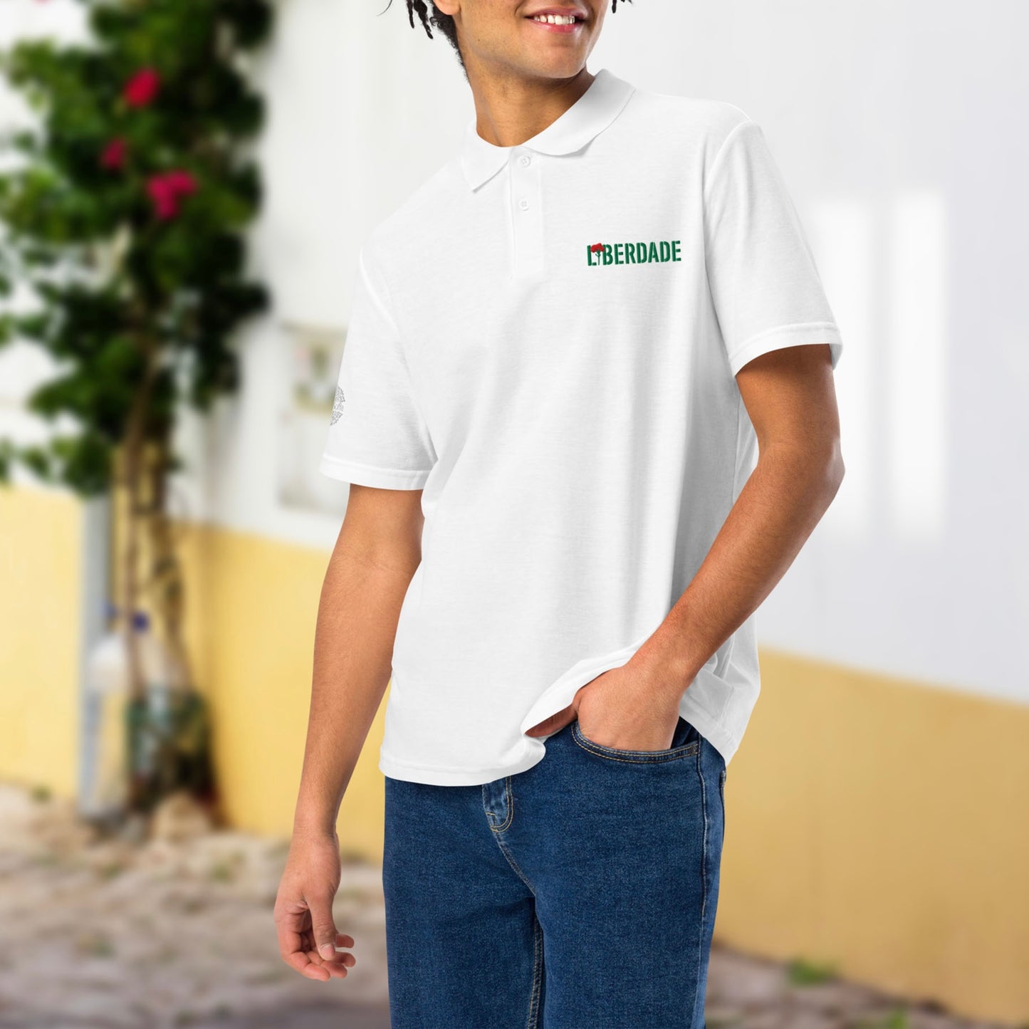 Polo brodé « Liberdade »