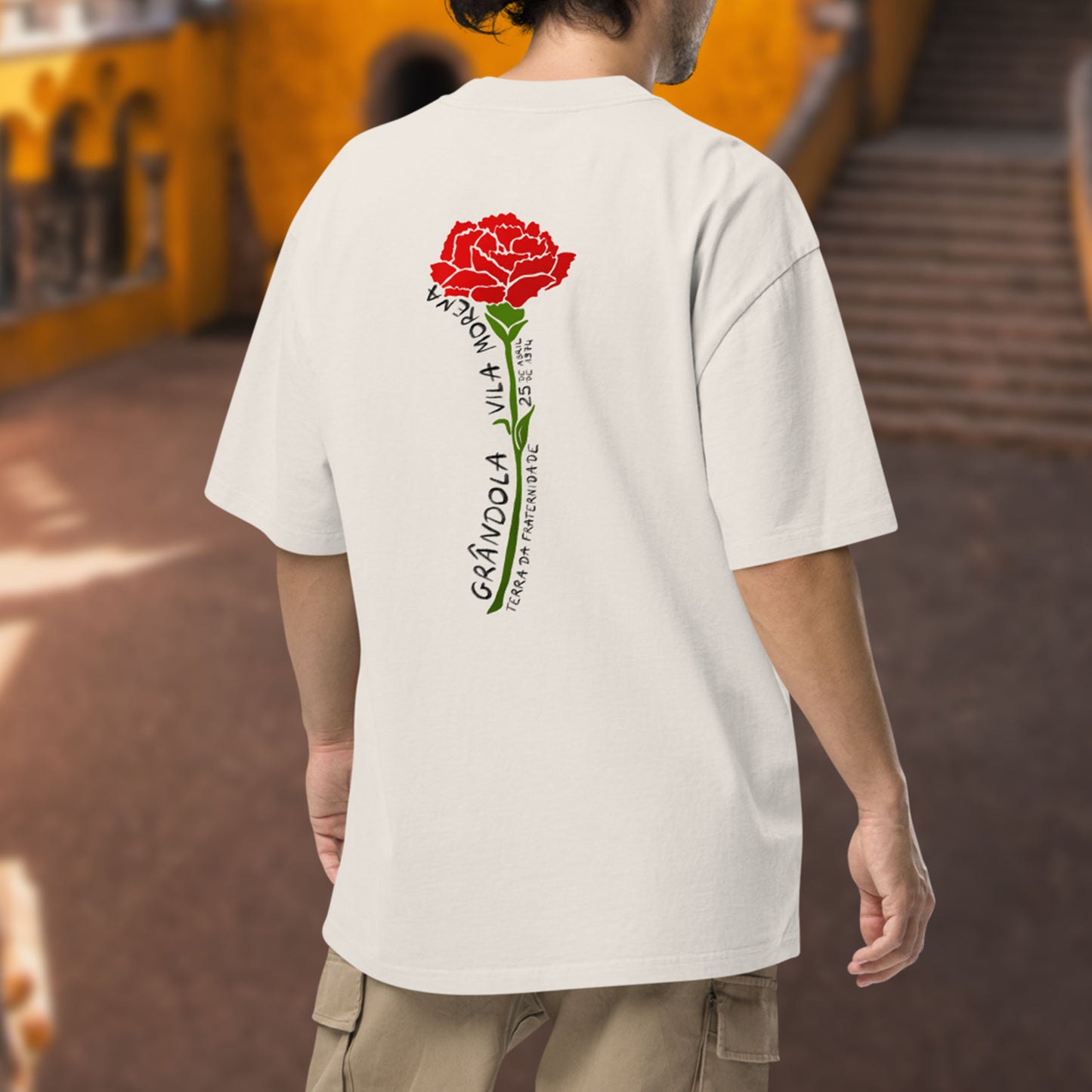 T-shirt oversized “25 de abril”