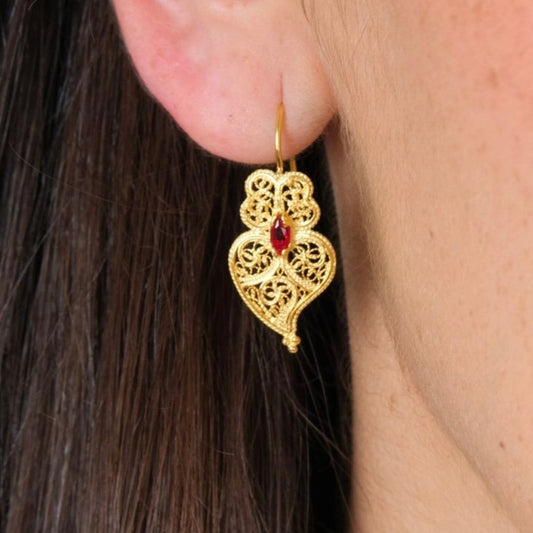 Boucles d'oreilles "Coeur de Viana" pierre rouge en argent plaqué or