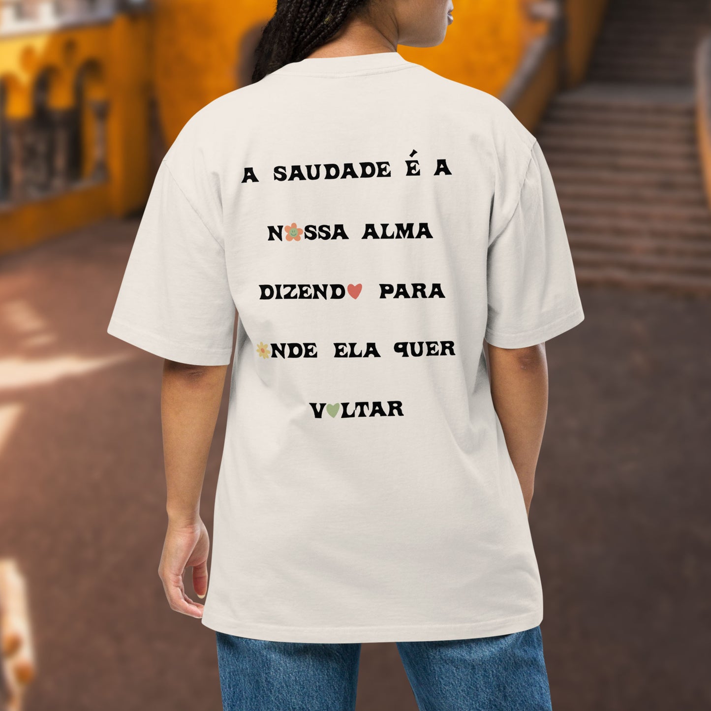 T-shirt oversized “A saudade é a nossa alma”