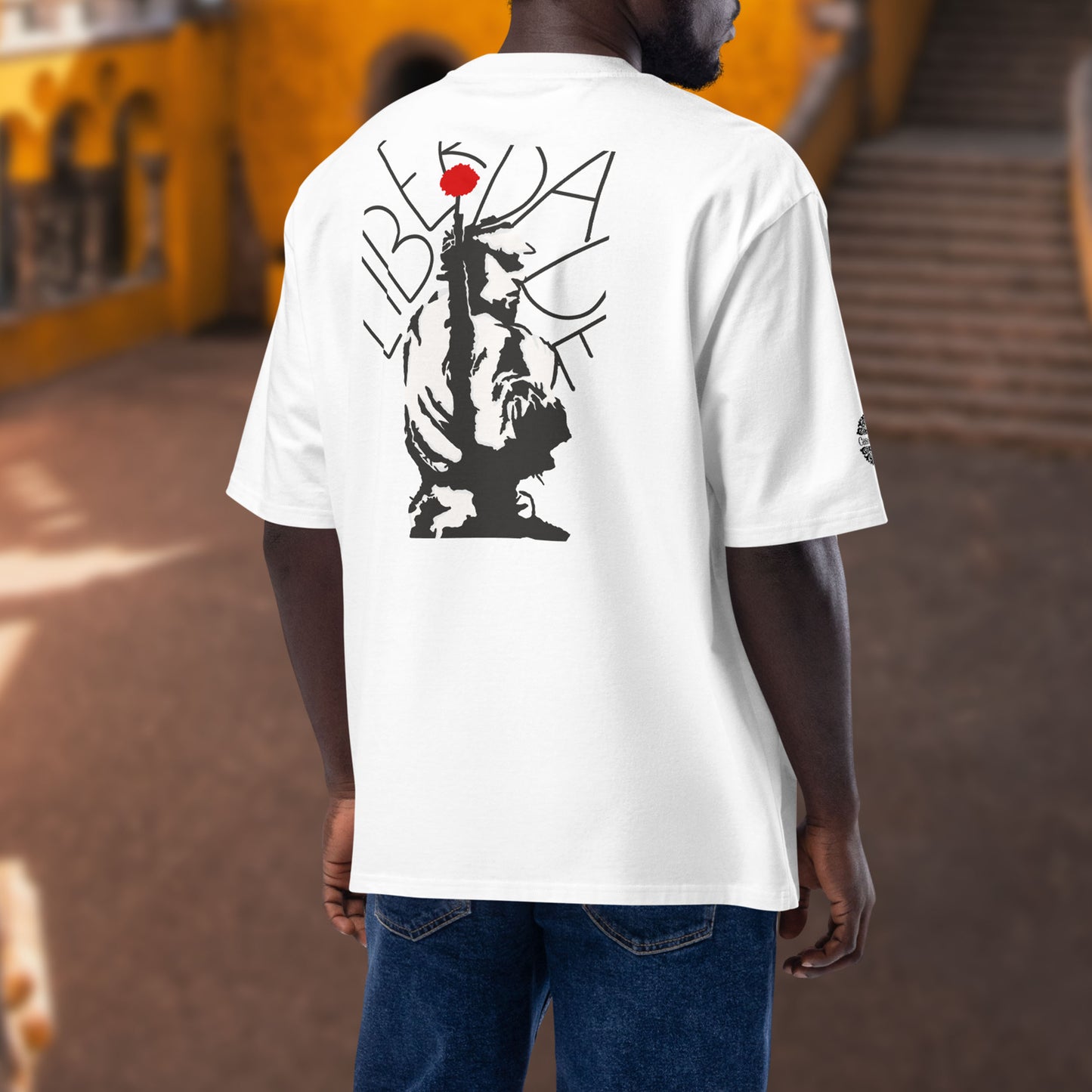 T-shirt oversized “Revolução dos Cravos”