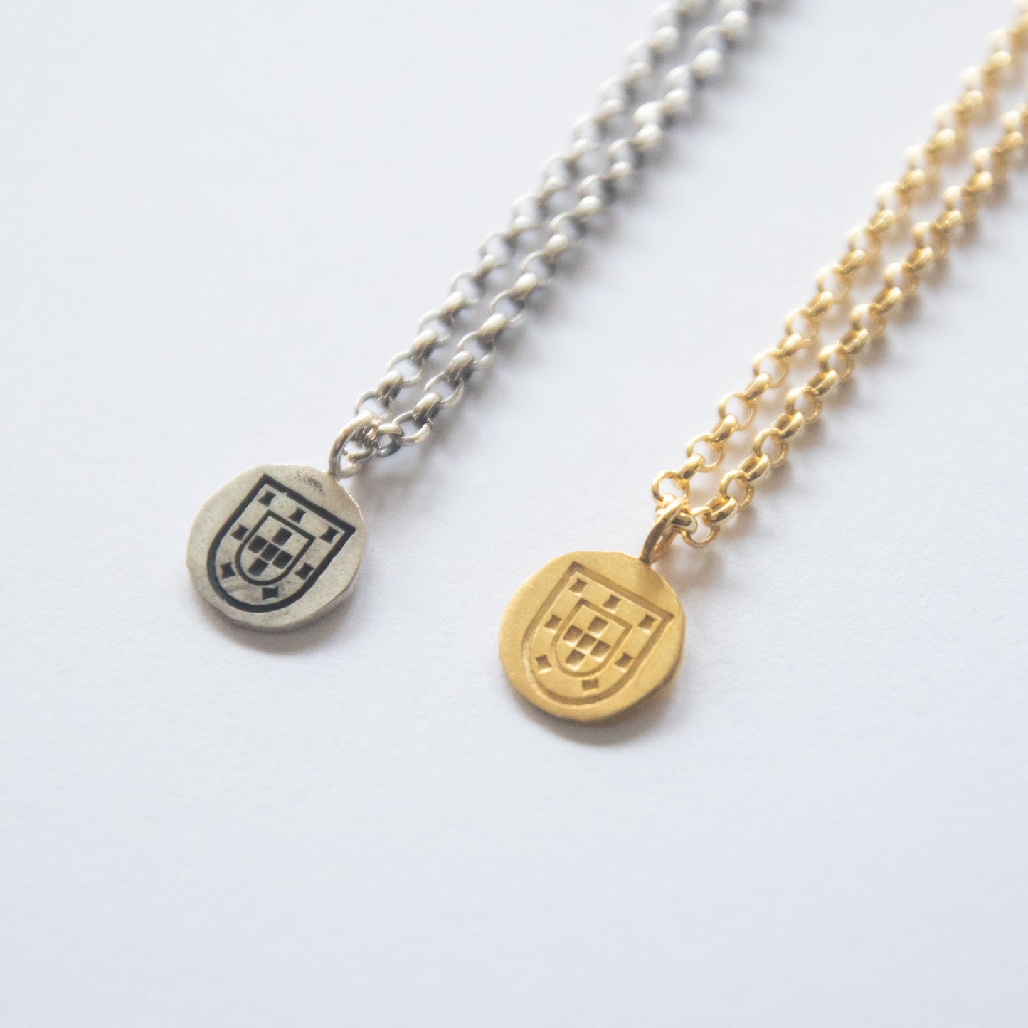 Collier "Ecusson Portugal" en argent plaqué or - Edition limitée