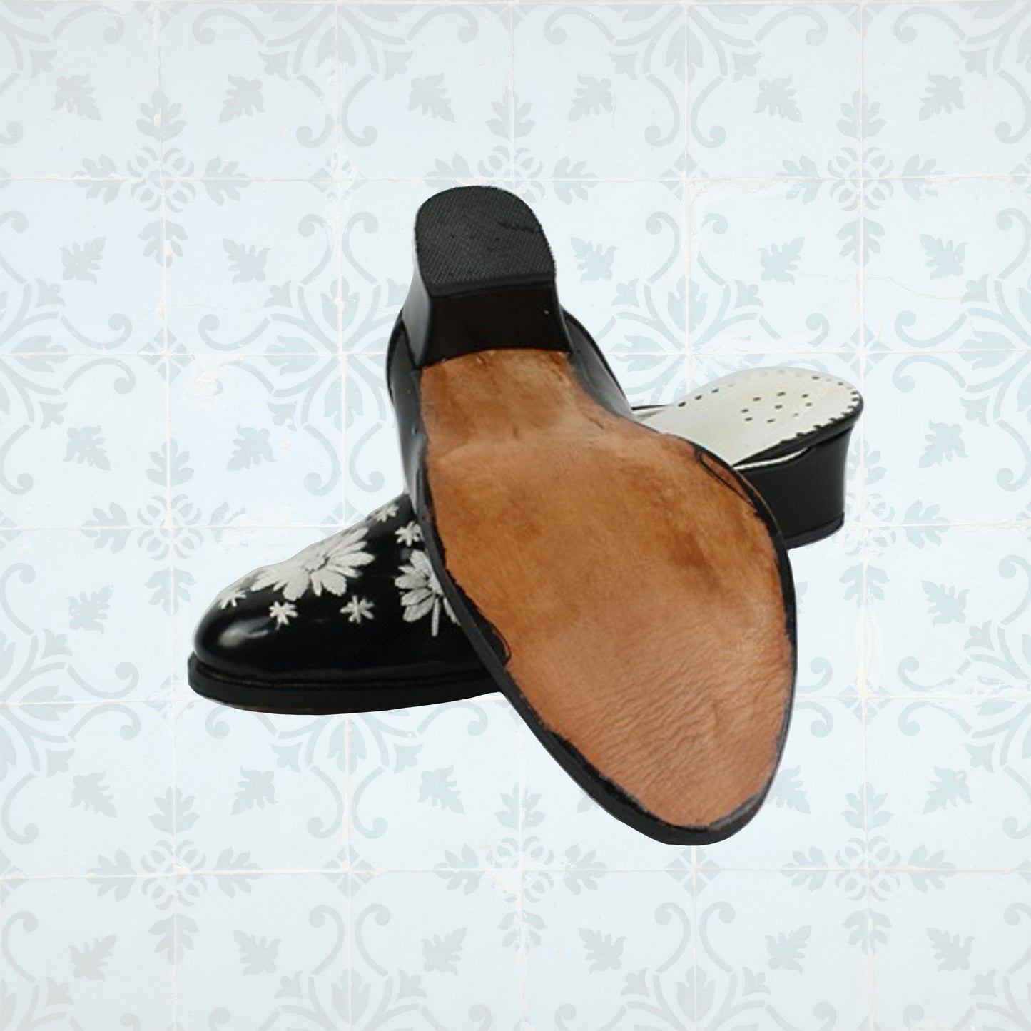 Sapatos Folclóricos - Bordado Branco