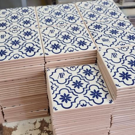 Azulejos peints à la main personnalisables - sur devis à partir de 50 unités