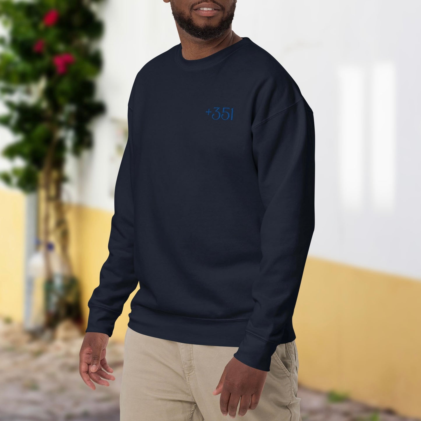 Sweat brodé « +351 »
