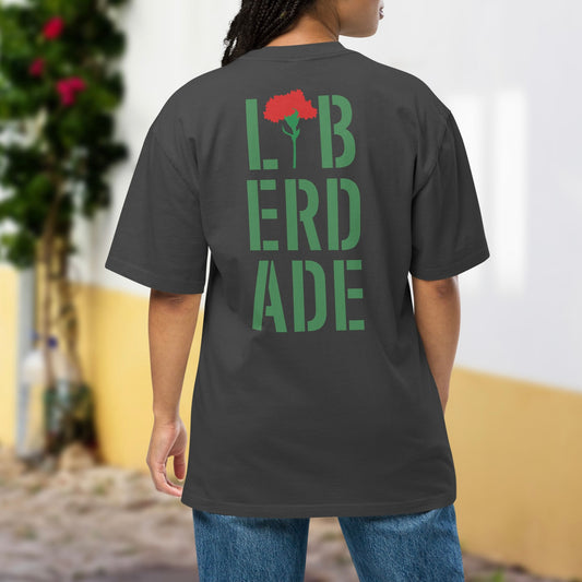 T-shirt oversize « Liberdade »