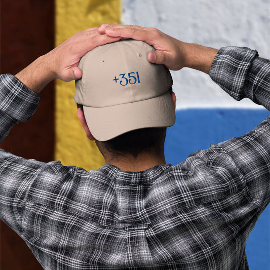Casquette brodée « +351 »