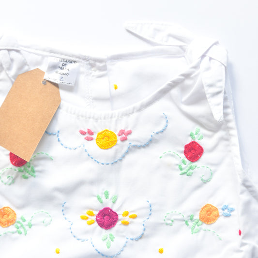 Vestido floral bordado infantil