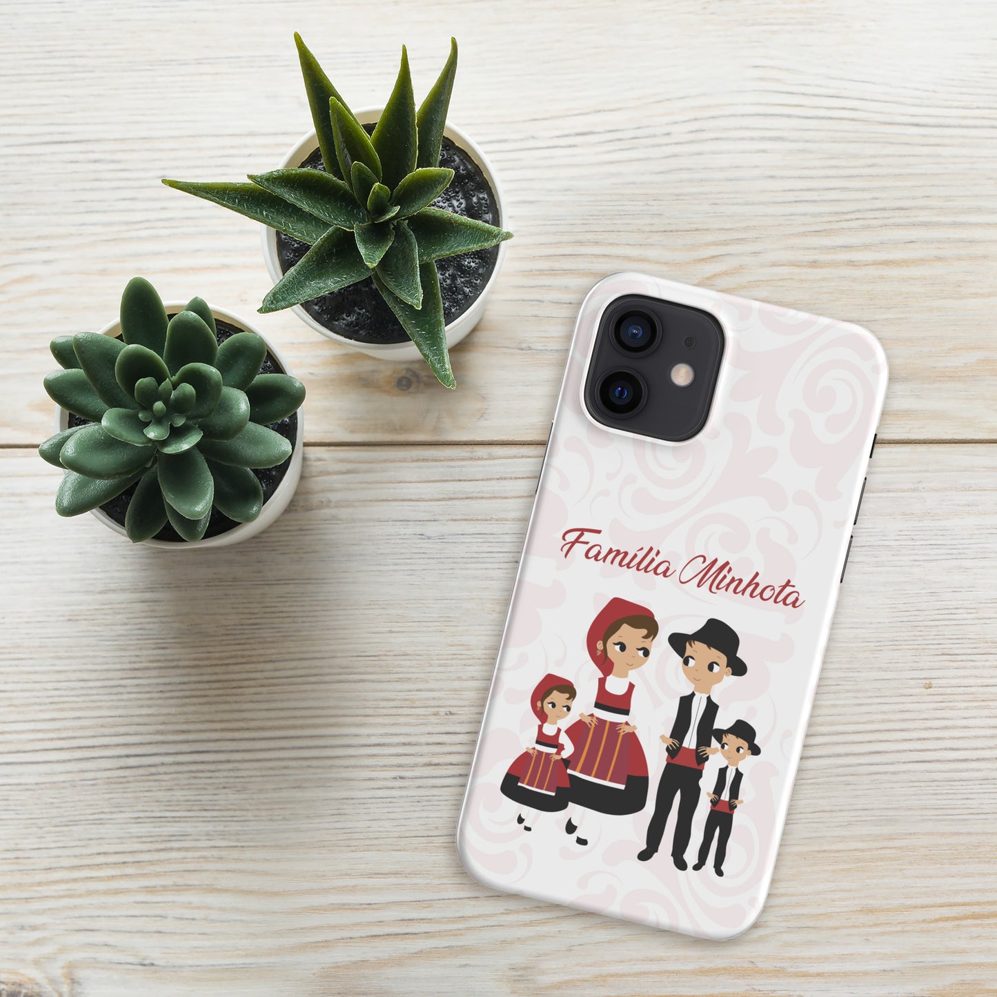 Capa rígida personalizável para iPhone “Família Minhota”