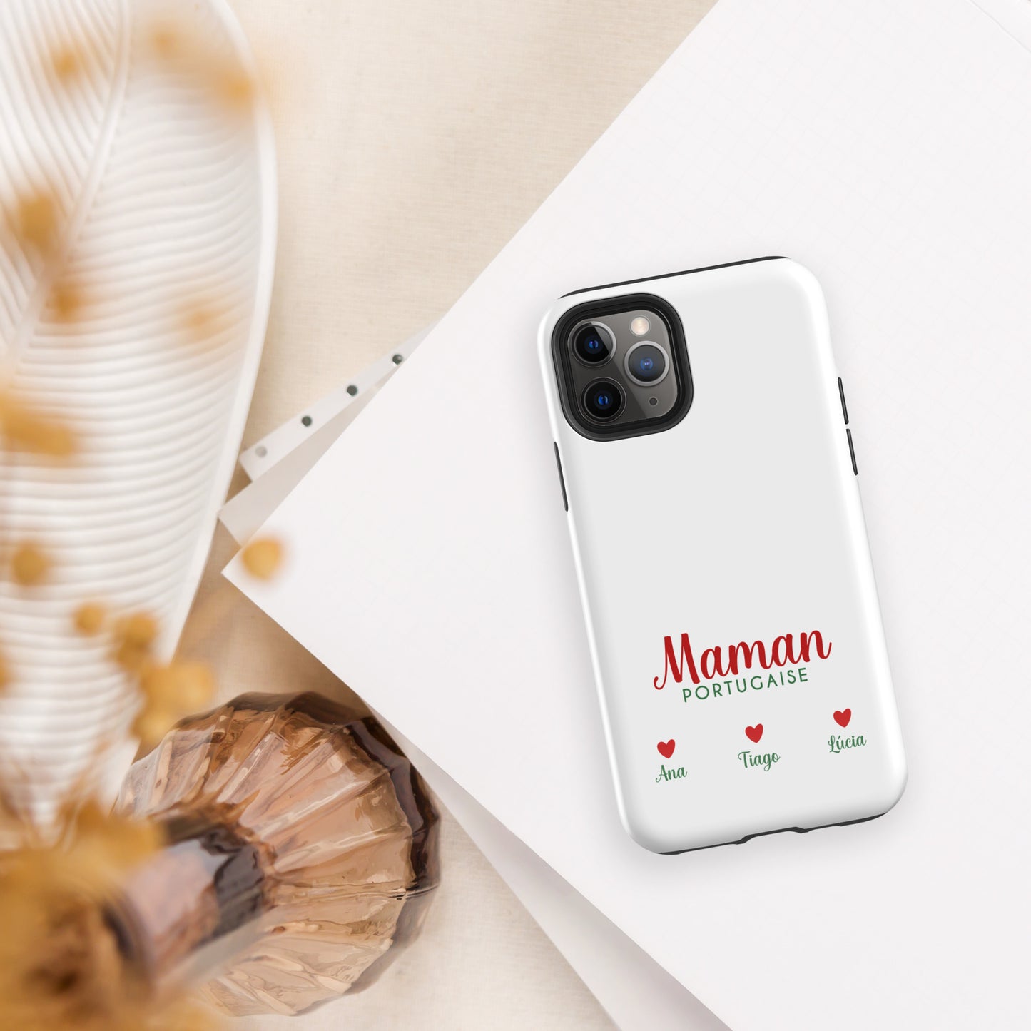 Capa rígida personalizável para iPhone “Portuguese Mom” com dupla proteção