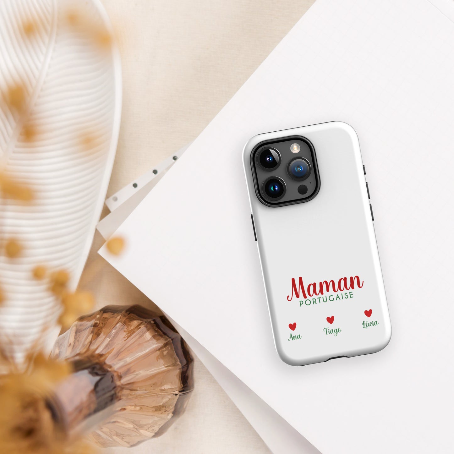 Capa rígida personalizável para iPhone “Portuguese Mom” com dupla proteção