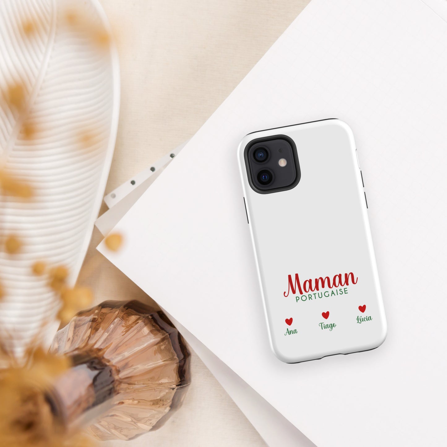 Capa rígida personalizável para iPhone “Portuguese Mom” com dupla proteção